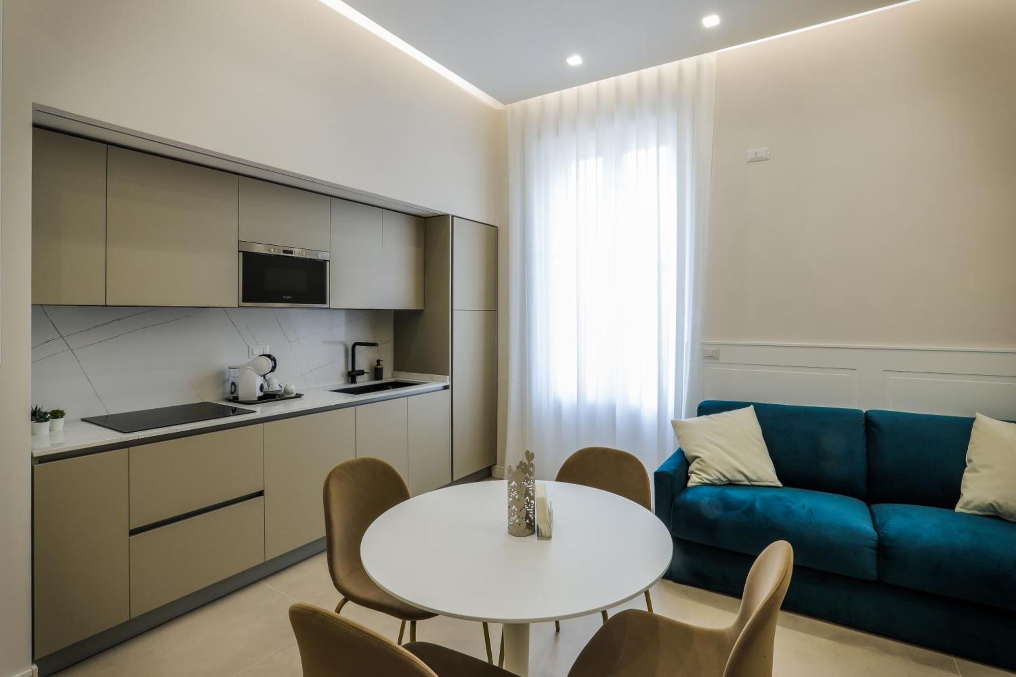 Deluxe One-Bedroom Apartment,1597487258:JPEG