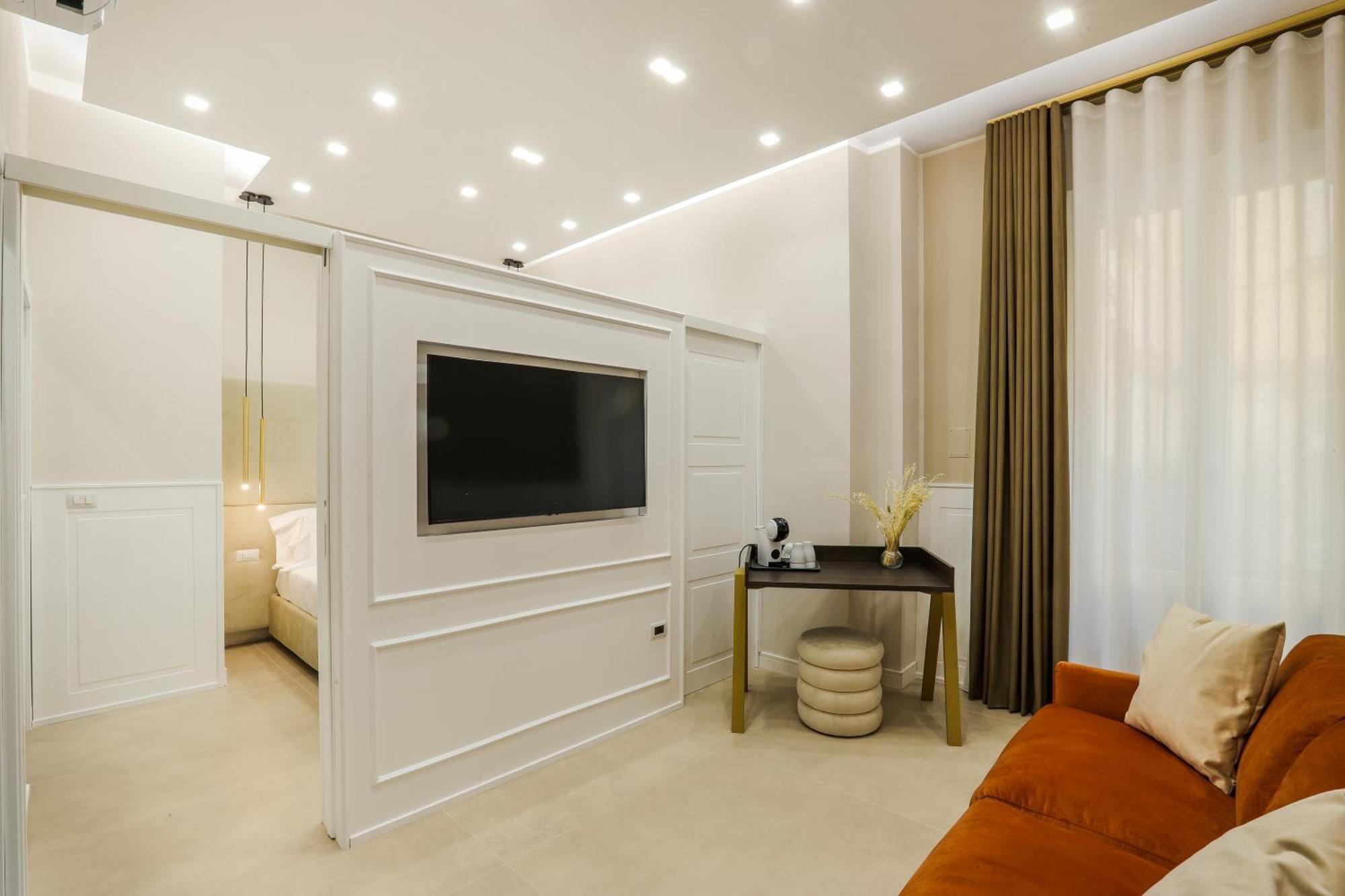 Deluxe Room,1597488073:JPEG